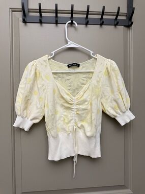 Yellow Daisy Knit Top | Puff Sleeve V-Neck Blouse Size M MO&Co.